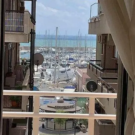Sul Porto Nettuno